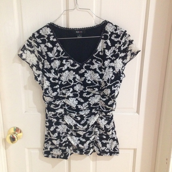 Style & Co. Tops - Style&Co Sexy Black White Lace Sparkle Top Medium